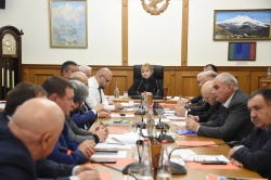 «Парламентский час» на 49-й сессии Народного Собрания посвятят вопросу развития виноградарства