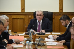 Под председательством Мурата Пайзулаева прошло заседание Комитета по культуре, делам молодежи, спорту и туризму
