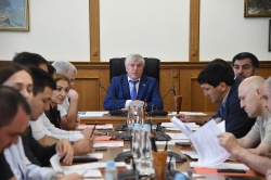 Депутаты Народного Собрания и Московской областной Думы обсудили вопросы повышения инвестиционной привлекательности регионов