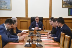 Фракция «Справедливая Россия – За правду» обсудила повестку 42-й сессии 