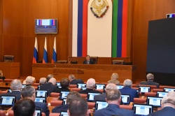Фракция «Единая Россия» обсудила повестку дня 39-й сессии Народного Собрания РД