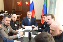 Абдулла Магомедов и Запир Алхасов обсудили вопросы взаимодействия при рассмотрении обращений участников СВО и их семей